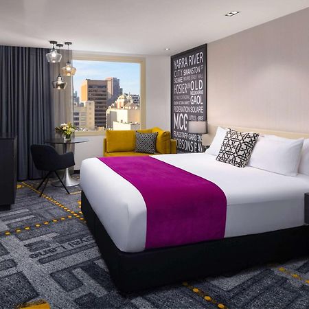 Pullman Melbourne City Centre Exteriör bild A room at the hotel