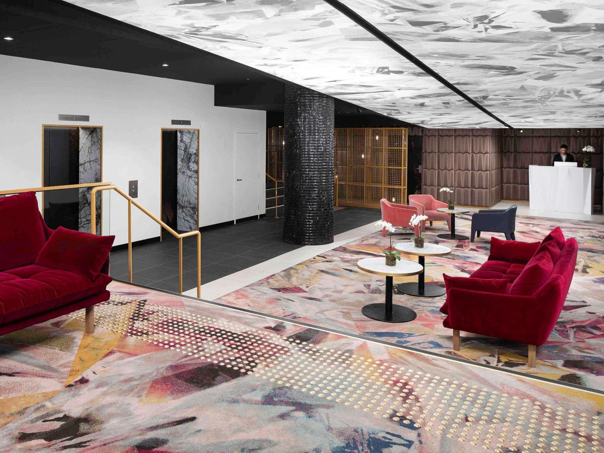 Pullman Melbourne City Centre Exteriör bild The lobby of the hotel