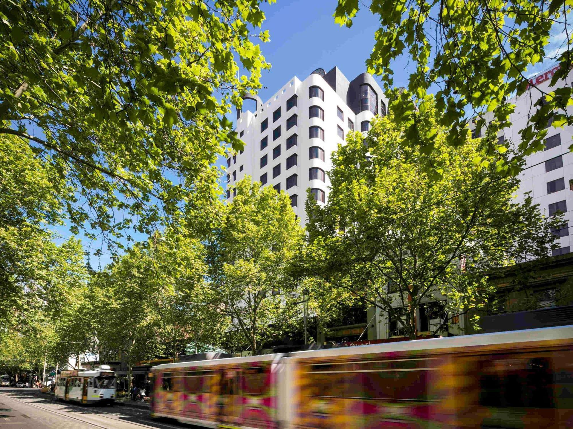 Pullman Melbourne City Centre Exteriör bild The proposed tram interchange at the north-east corner of the station