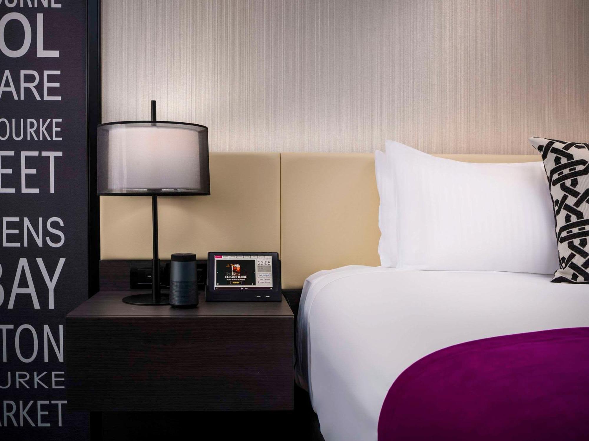 Pullman Melbourne City Centre Exteriör bild A guest room at the Hotel George V