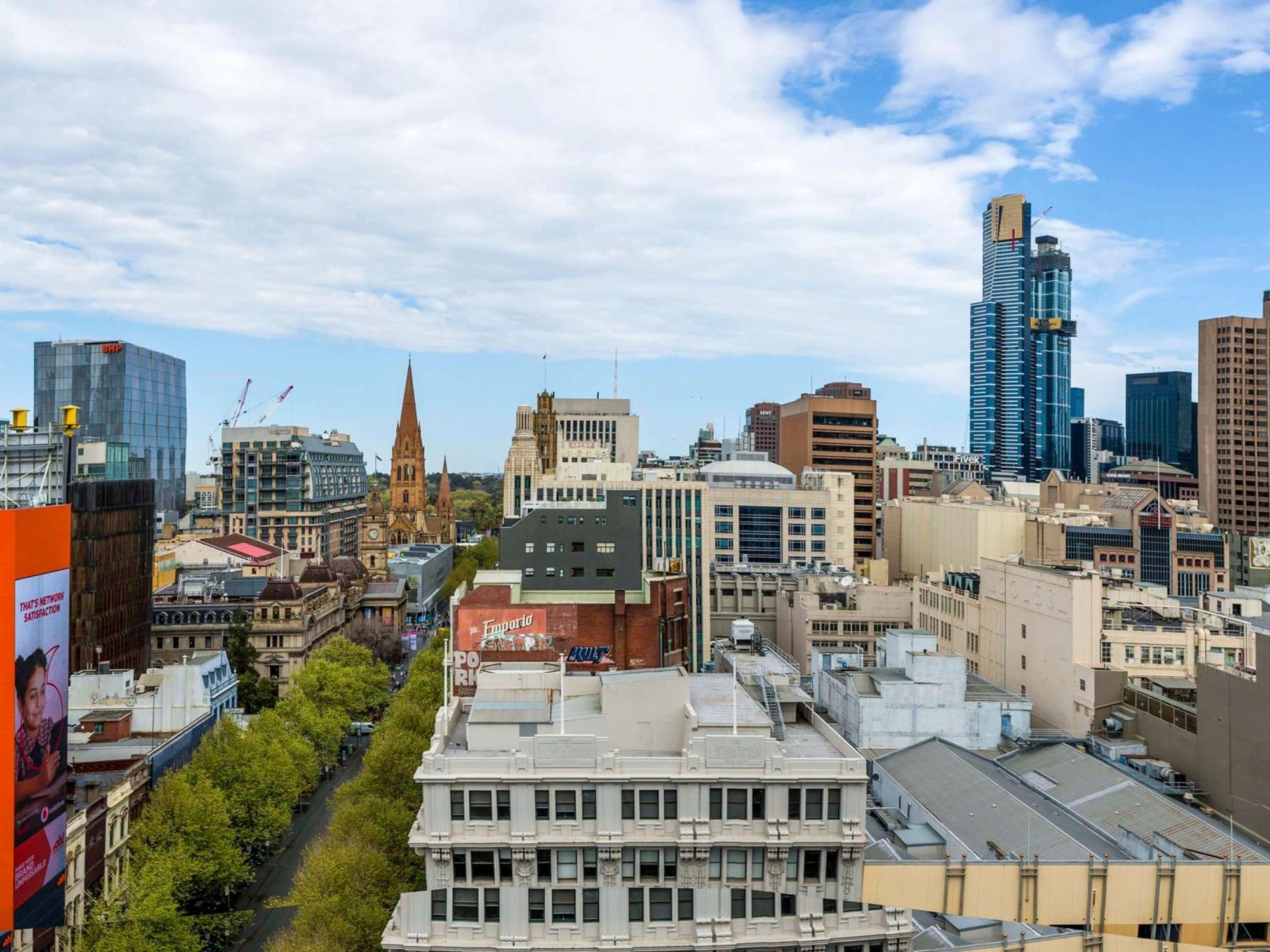 Pullman Melbourne City Centre Exteriör bild View of the Melbourne CBD from the west