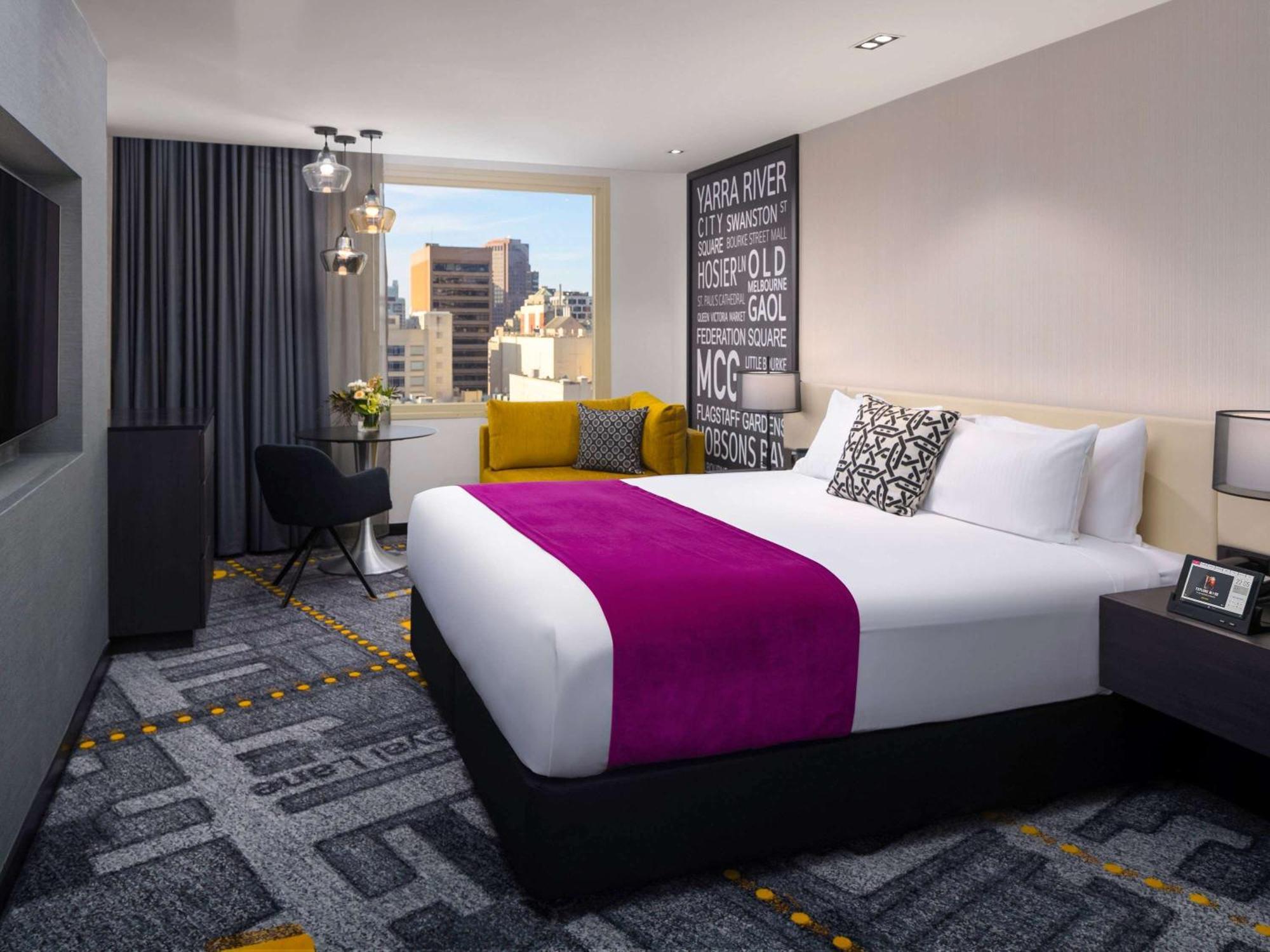 Pullman Melbourne City Centre Exteriör bild A room at the hotel