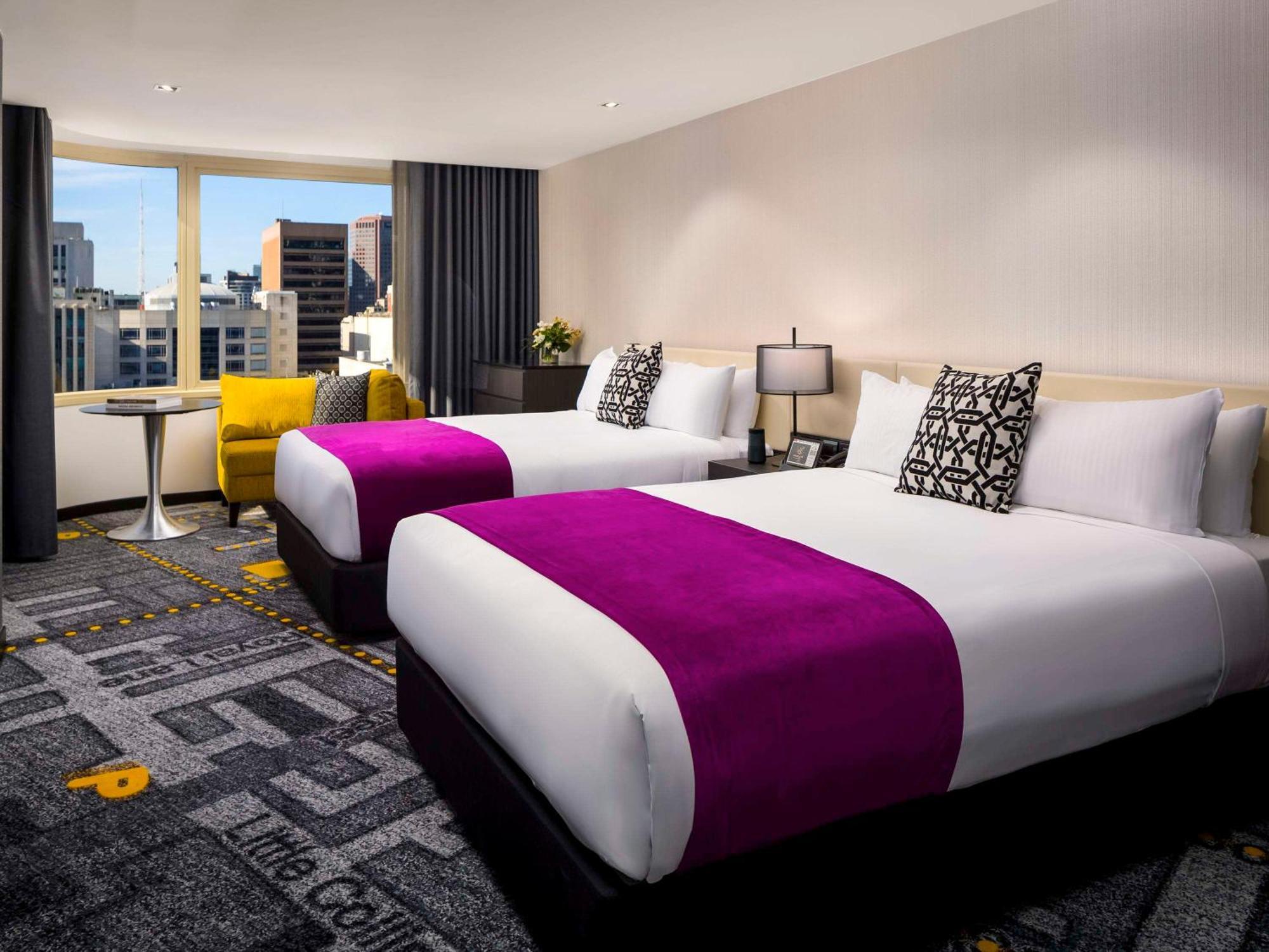 Pullman Melbourne City Centre Exteriör bild A room at the hotel