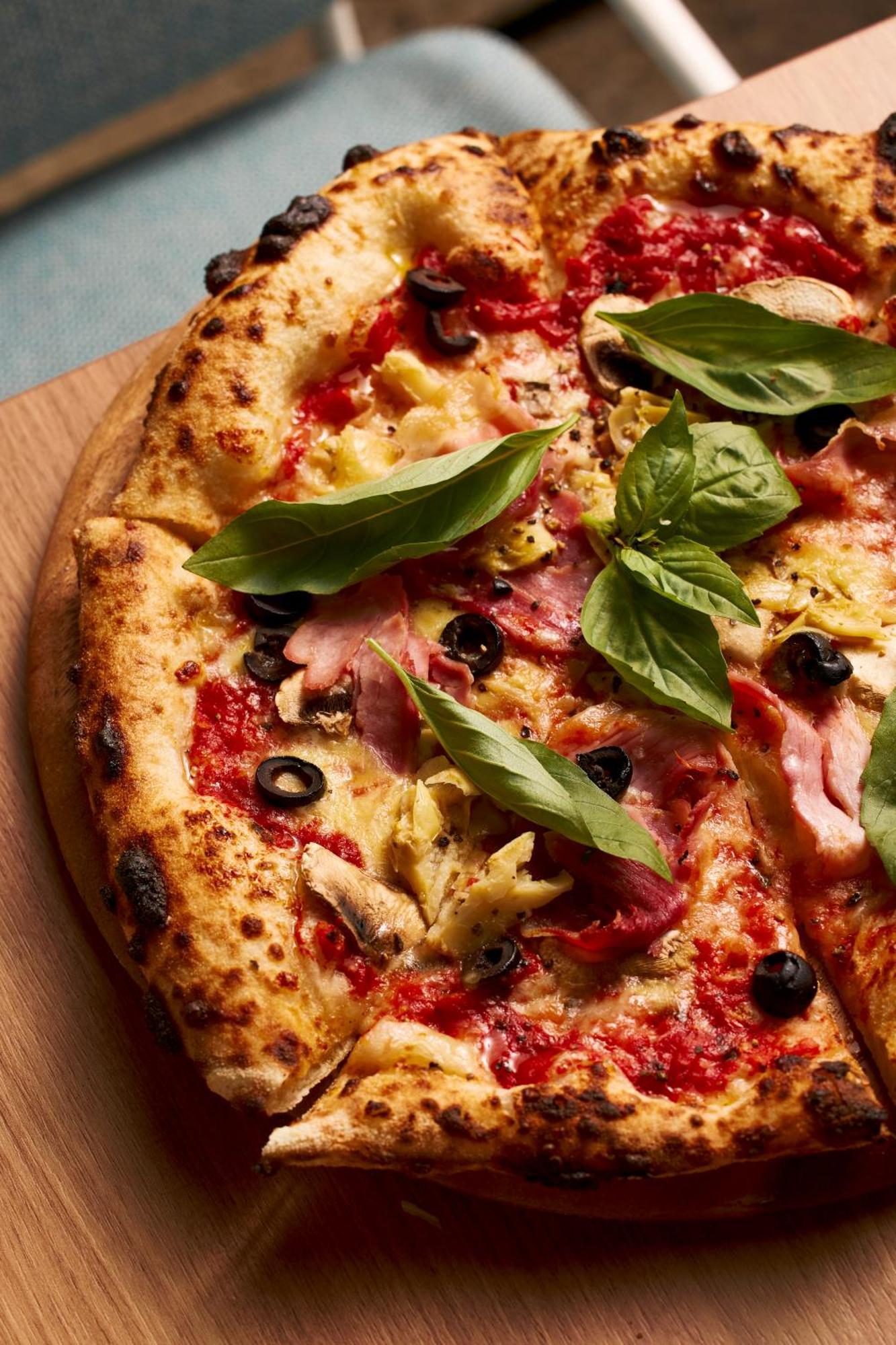 Pullman Melbourne City Centre Exteriör bild A pizza with artichoke hearts
